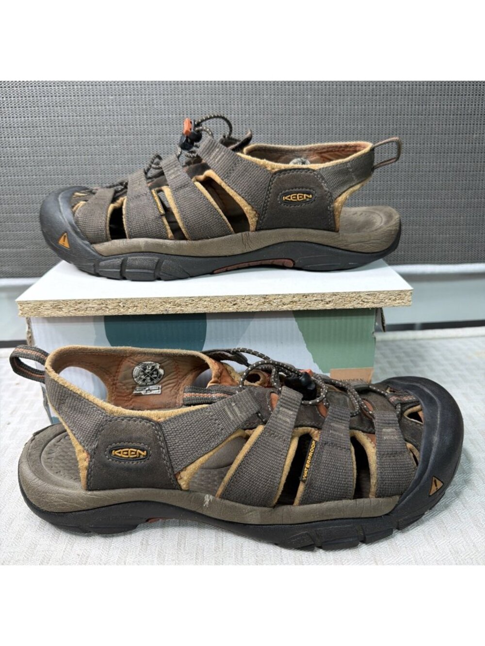 KEEN Newport H2 Waterproof Brown Leather Mens Size 12 US Hiking Sandals 1001870